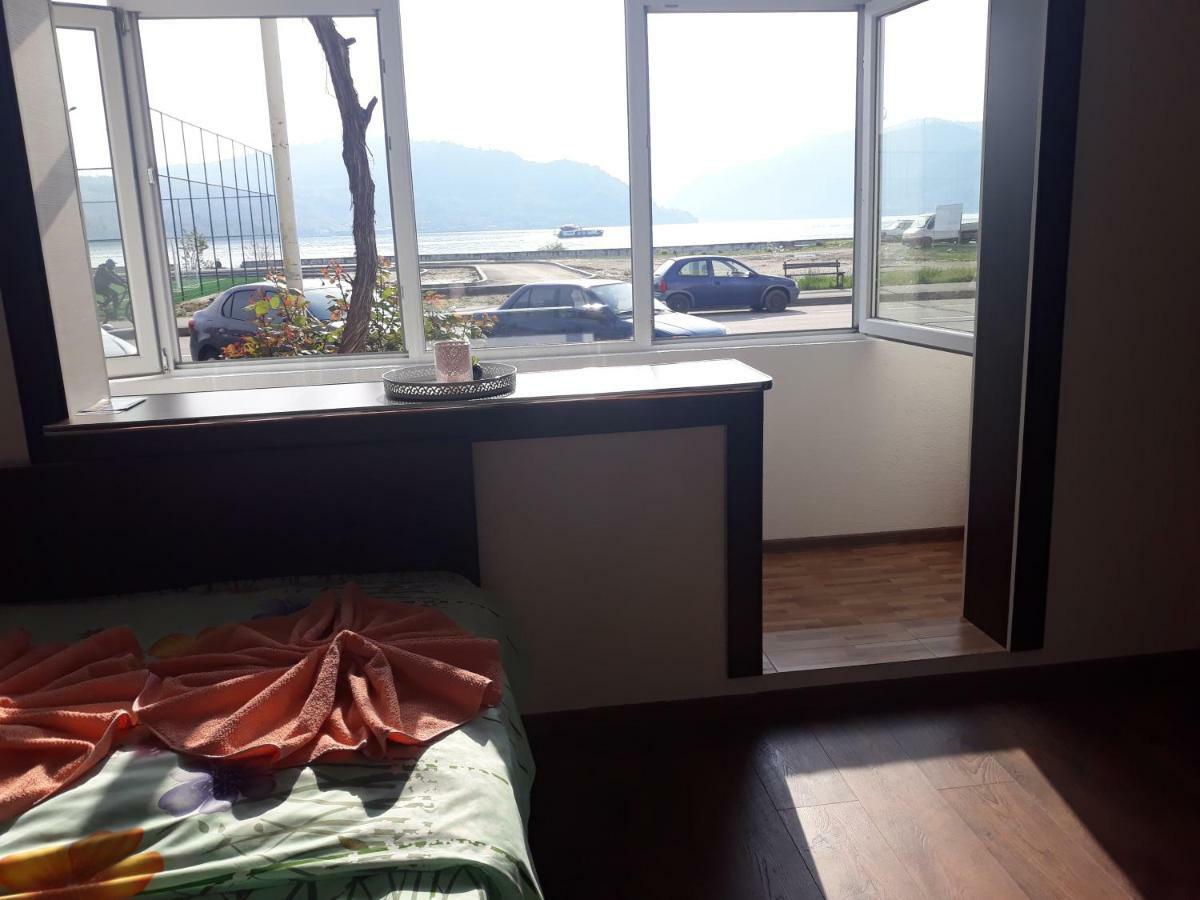 Apartment Ada Kaleh Orsova Ngoại thất bức ảnh